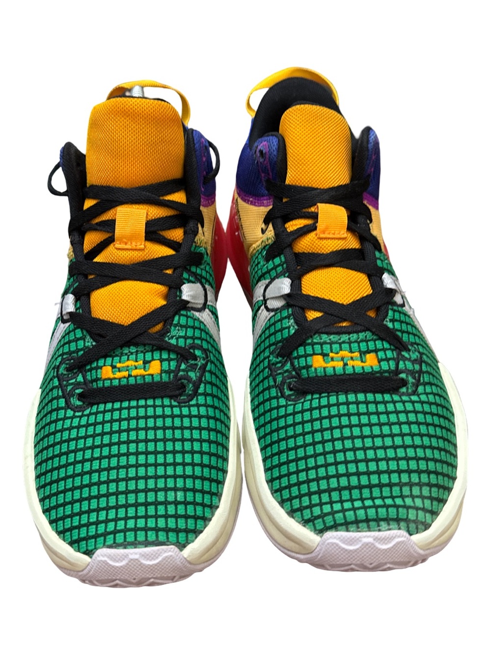 Mesh and Synthetic Basketball Shoes